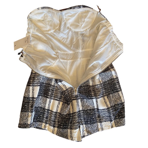 Hot and Delicious Romper - Picture 5 of 8